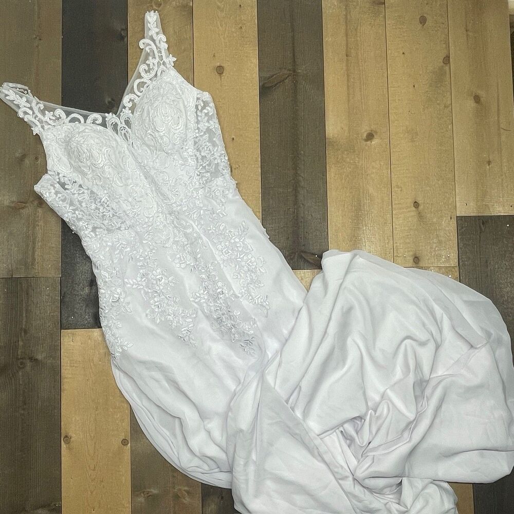 Wedding Dress Size 8 (90x72) Sample Dress Ivory A-Line Style:8641852